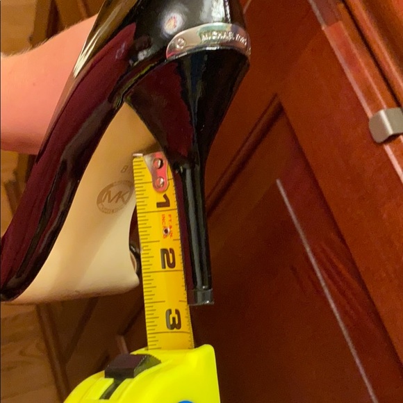 Michael Kors black heels - Picture 4 of 5